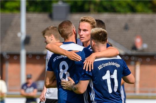ASC-Stürmer Henrik Kulcke beschehrte dem Absteiger den ersten Punktgewinn durch seine zwei Tore: Foto: Schmietow