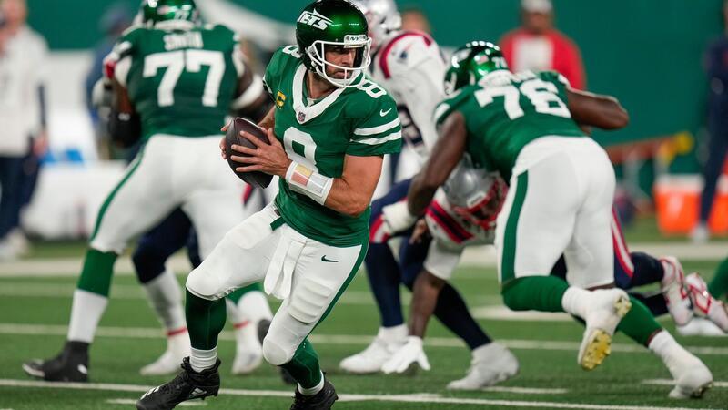 NFL: Aaron Rodgers führt Jets zum Sieg über Patriots Aaron Rodgers warf gegen New England zwei Touchdown-Pässe.
