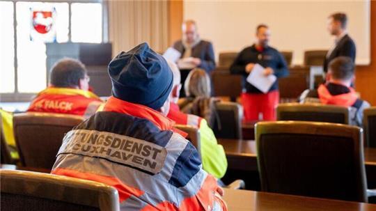 Ab 1. Januar 2025 nimmt der Kreis Cuxhaven den Rettungsdienst in die eigenen Hände. Die gemeinnützige GmbH ist startbereit.