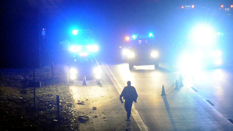 Tödlich erfasst: Frau nachts zu Fuß auf A1 bei Harburg unterwegs Ab 23 Uhr kam es auf der A1 während der Unfallaufnahme zu erheblichen Verkehrsbehinderungen. (Symbolbild)