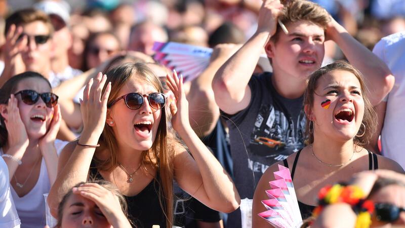 Public Viewing im Kreis Stade: Hier sehen Sie die EM-Spiele Ab Freitag können Fußballfans wieder mit der DFB-Elf mitfiebern.
