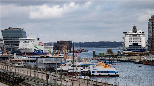 Ab Kiel können Fährpassagiere nach Norwegen, Schweden und Litauen reisen. (Archivbild) 