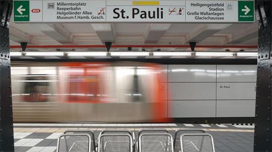 Ab Montag verkehren zwischen den Stationen St. Pauli und Rathaus keine U-Bahnen der Linie U3. (Archivbild)