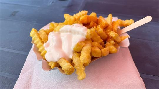 Ab November will Kiosk-Pächter Jean-Pierre van der Vleut auch außerhalb der Saison hungrige Horneburger mit Freibad-Pommes versorgen. (Symbolbild)