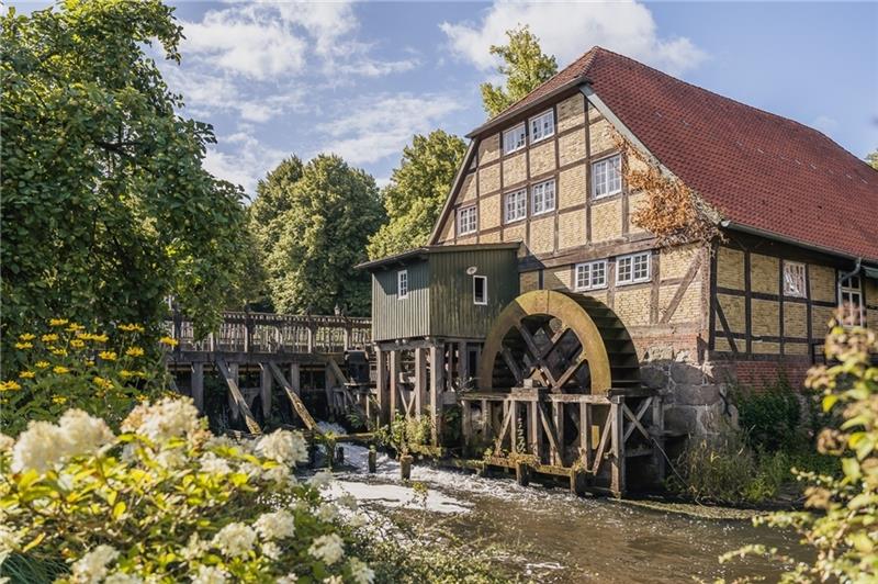Start in die Saison: So funktioniert die Wassermühle Ab dem 1. Mai dreht sich das Wasserrad im Mühlenmuseum Moisburg wieder. Foto: FLMK