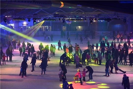 Ab dem 1. November ist wieder Eiszeit in Harsefeld. Foto: Martin Elsen