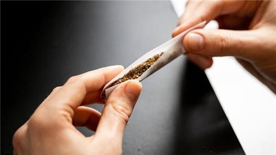 Ab heute ist es erlaubt, Cannabis zu rauchen.
