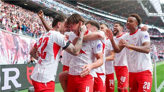 Ab in die Champions League: Leipzig jubelt.