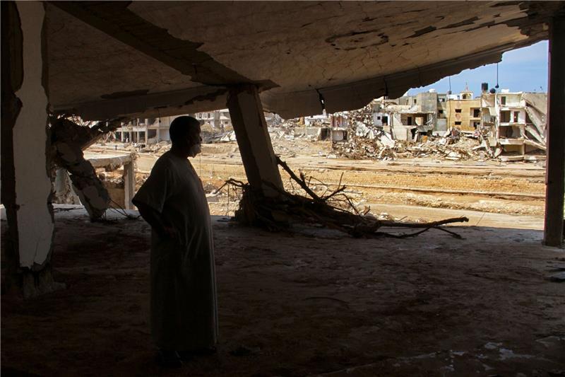 Deutscher Botschafter in Libyen: Hilfe muss verteilt werden Abdul Salam Anwisi hat die Katastrophe in seiner Heimat überlebt. Die von den Überschwemmungen am stärksten betroffene Gegend in Darna wurde für unbewohnbar erklärt.