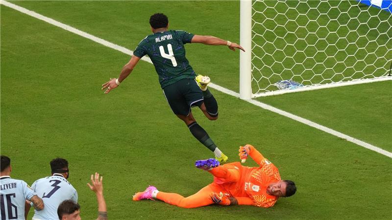 1:1 gegen Saudi-Arabien: Uruguay mit Stotter-Start bei WM Abdulelah Al-Amri bejubelt sein Tor zum 1:0