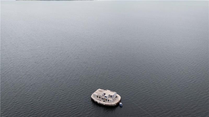 Abgelegen und nur über den Seeweg erreichbar - was mit der Insel passiert, entscheidet der Käufer.