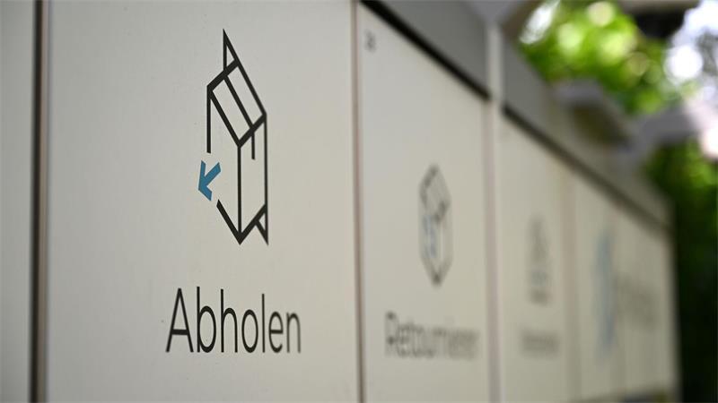 Immer mehr Paketautomaten, doch die Haustür-Abgabe dominiert Abholen, Retournieren oder Versenden? All das ist möglich an Paketautomaten.