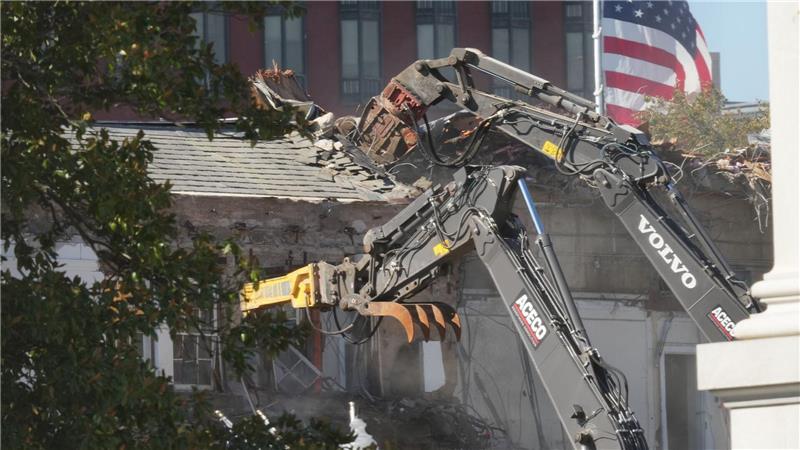 Abrissarbeiten an einem Teil des Ostflügels des Weißen Hauses in Washington.