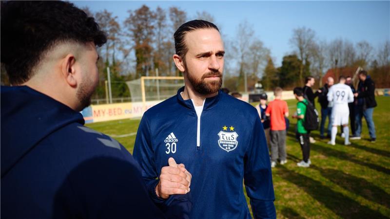 Ex-HSV-Profi Harnik verlässt Hamburger Oberligisten Abschied vom TuS Dassendorf: Martin Harnik (r). (Archivbild)