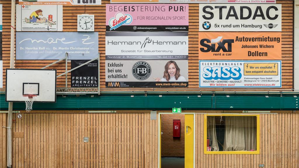 Abschied von den Werbebannern: Ab der neuen Saison werben die Sponsoren auf LED-...