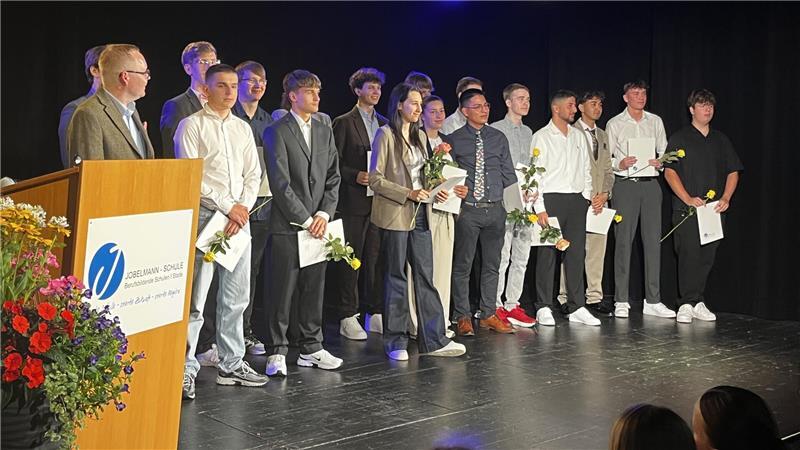 Absolventen der Fachoberschule Technik.
