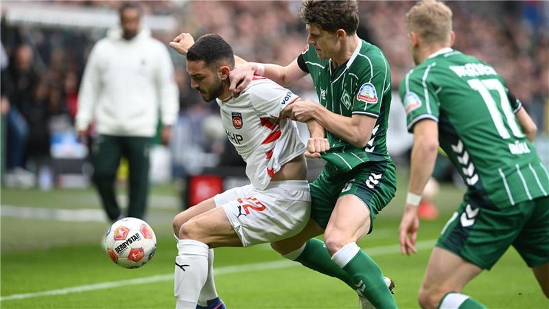 Abstiegskampf pur in Bremen - mit dem besseren Ende für Werder.