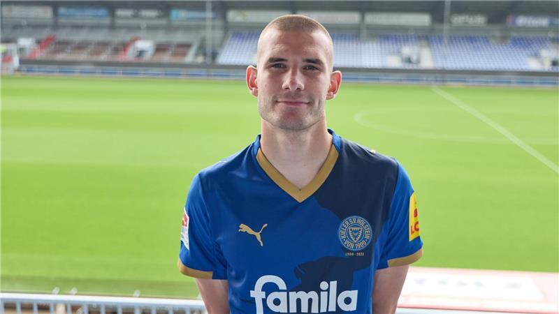 Absteiger Kiel mit Ambition: Nicht sabbeln, sondern machen Abwehrchef mit Ambitionen: Holstein Kiels David Zec