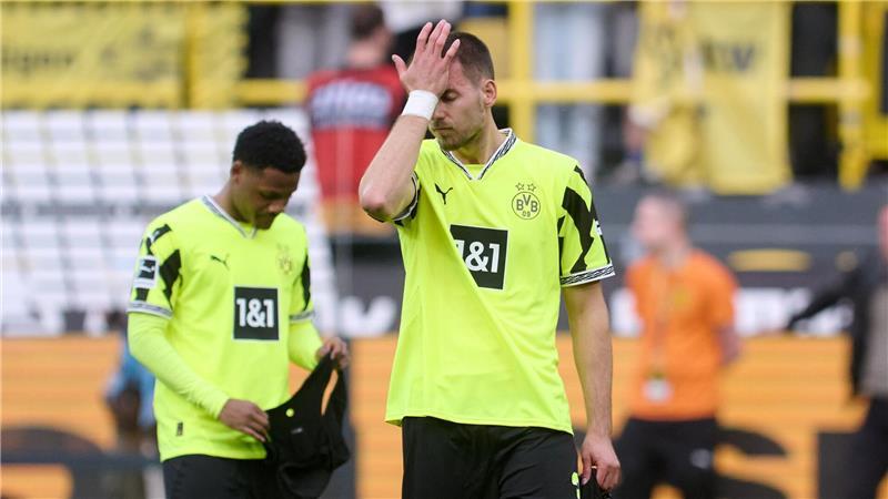 Letzte Rettung Königsklasse? BVB im Krisenmodus nach Lille Abwehrspieler Waldemar Anton steckt mit dem BVB in der Krise.