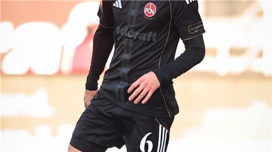 Adam Markhiev fällt zum Jahresabschluss auch aus, aber wegen einer Gelb-Sperre.