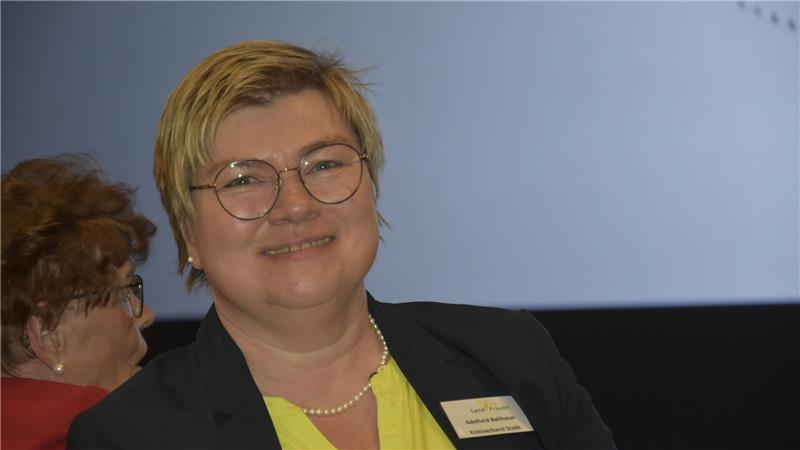 Adelheid Balthasar fühlt sich auf ihrem landwirtschaftlichen Hof am wohlsten.