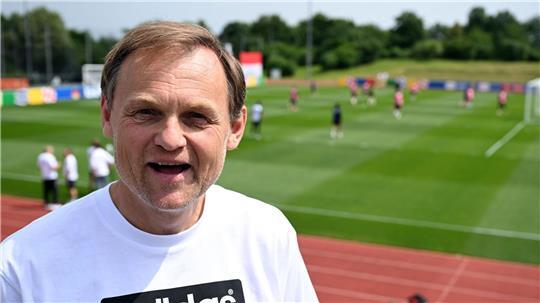 Adidas-Konzernchef Björn Gulden steht trotz guter Halbjahreszahlen unter Druck, weil die US-Zölle die Geschäfte belasten (Archivbild).