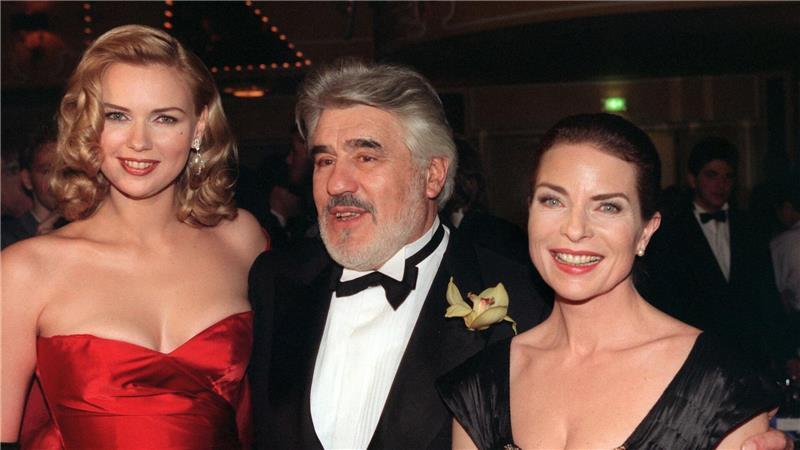 Adorf spielte u.a. mit Veronica Ferres (l) und Gudrun Landgrebe in „Rossini“. (Archivbild)