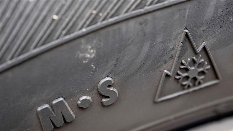 Ältere Winterreifen haben noch die M+S Kennung.