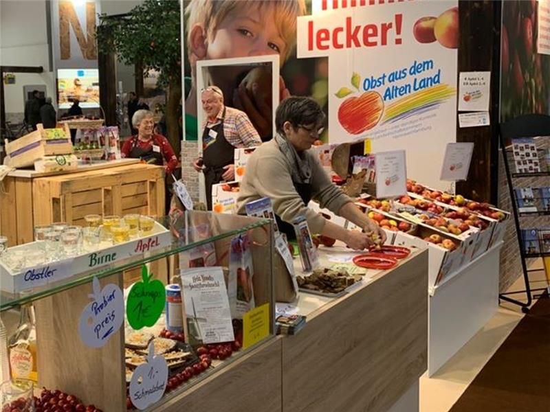 Äpfel aus dem Alten Land waren beim Messestand des Fördervereins integriertes Obst auch dieses Jahr wieder gefragt.