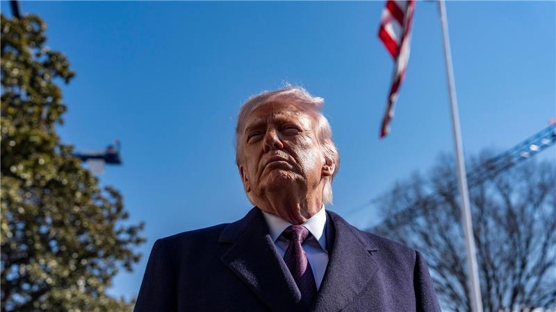 Äußert sein Bedauern über die Befragung von Ex-Präsident Clinton - der aktuelle Präsident Trump. 