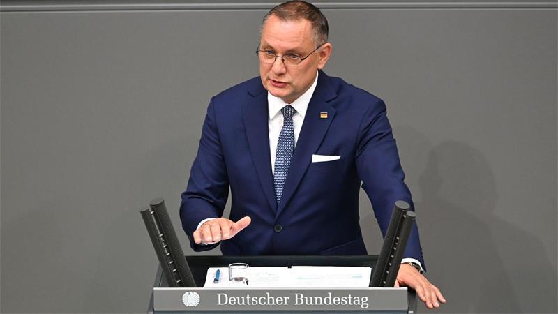Merz verkündet Tomahawk-Deal – und wirbt für Reformen AfD-Chef Chrupalla kritisiert die Reformen und die Rüstungspolitik.