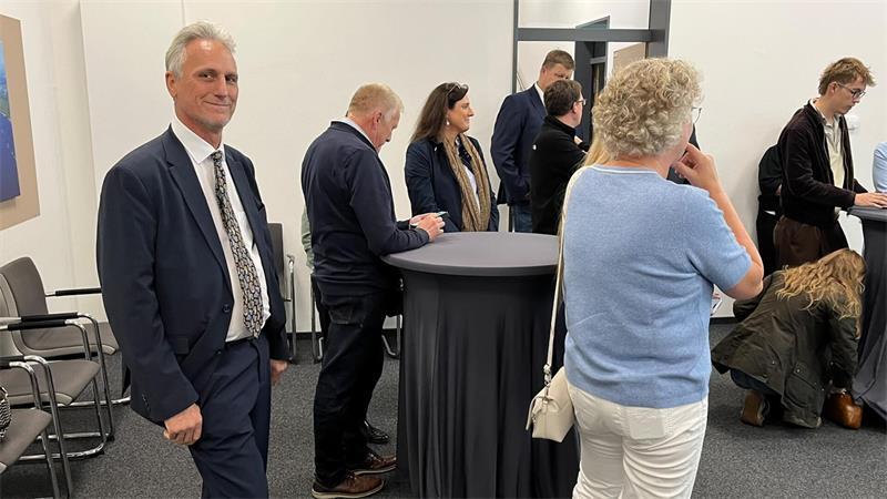 AfD-Landratskandidat Werner Jacobs kam alleine in den Stader Kreistag.