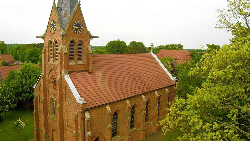 „Halbzeit“-Gottesdienst zum Thema „Gutefrage“ in der Ahlerstedter Kirche Ahlerstedter Kirche.
