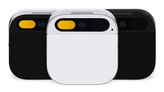 „Ai Pin“ - ein kleines Gerät mit Kamera und Laser-Projektor.
