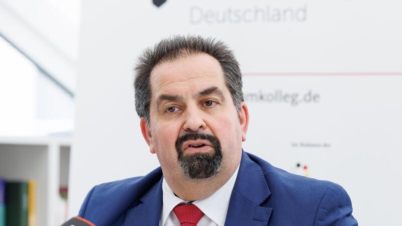 Aiman Mazyek, Vorsitzender des Zentralrats der Muslime in Deutschland, bei einer Veranstaltung in Osnabrück.