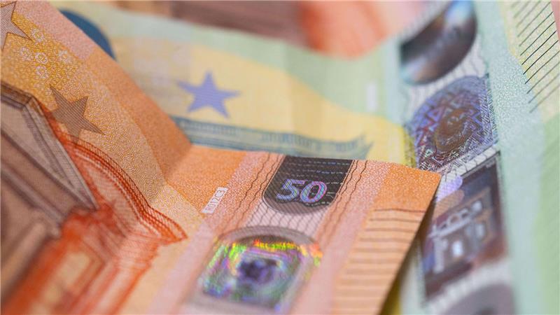 Aktionäre können sich in der Dividendensaison über die Gewinnausschütungen freuen (Archivbild)
