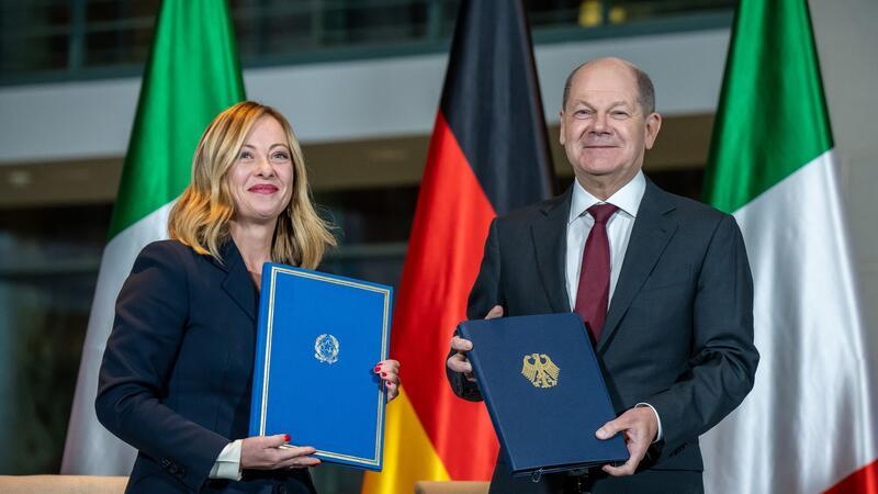 „Aktionsplan“ für mehr Zusammenarbeit: Ministerpräsidentin Giorgia Meloni und Bundeskanzler Olaf Scholz in Berlin.