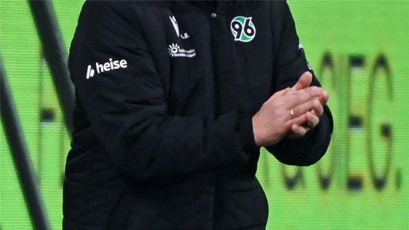Aktiv am Spielfeldrand: Hannovers neuer Coach André Breitenreiter.