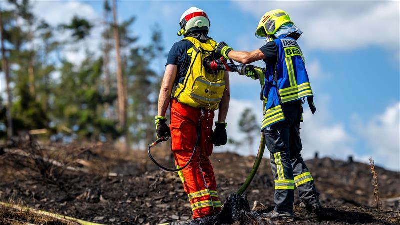 Aktuell seien rund 500 Helfer im Einsatz.