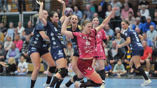 Aktuell steht Jolina Huhnstock auf Platz zwölf der Torschützenliste und ist mit 63 Feldtoren erfolgreichste Kreisläuferin der Liga.