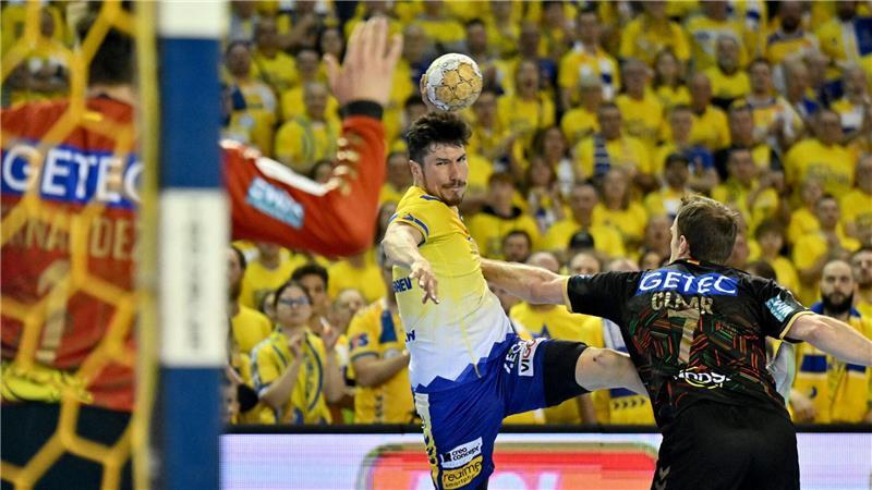 Alex Dujshebaev (M) steht zur Wahl zum Welthandballer.