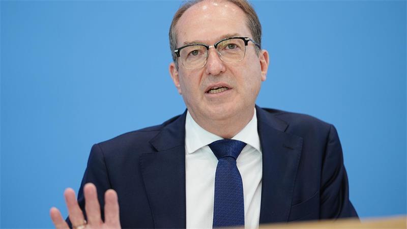 Spahn-Nachfolge: Diese Namen werden genannt Alexander Dobrindt gilt als erfolgreichster Minister des Kabinetts Merz.