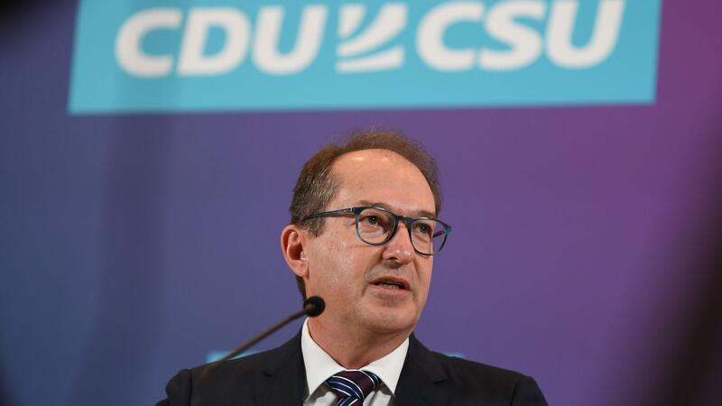 CSU-Landesgruppenchef Dobrindt fordert Asyl-Pakt mit Ruanda Alexander Dobrindt verlangt, Flüchtlinge gezielt nach Ruanda zu bringen, statt sie in Europa oder Nordafrika zu versorgen.
