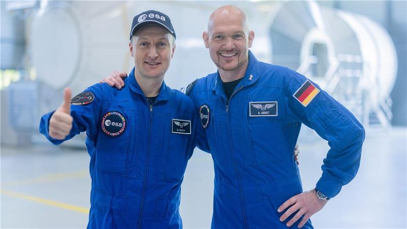 Alexander Gerst (r) aus Baden-Württemberg arbeitete zweimal, der Saarländer Matthias Maurer einmal auf der Internationalen Raumstation ISS. (Archivbild)