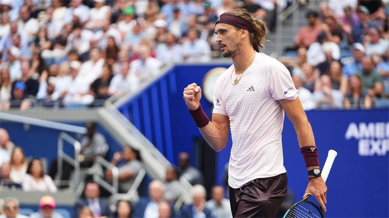 Zverev krönt sich zum US-Open-Sieger - und merkt es nicht Alexander Zverev bejubelt seinen zweiten Grand-Slam-Titel.