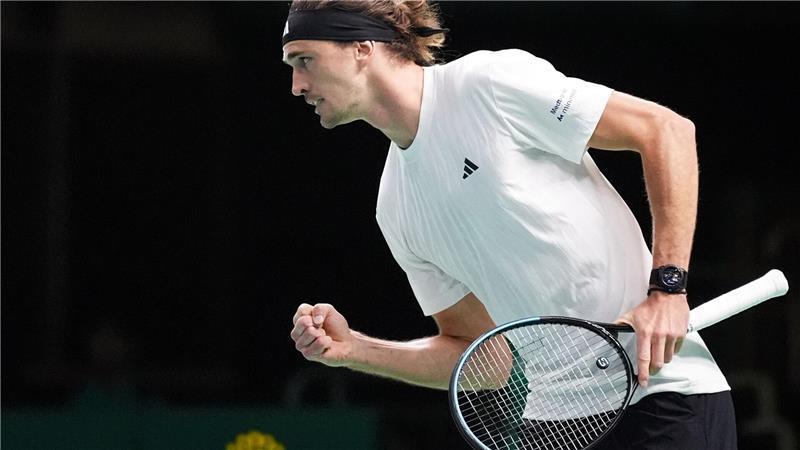 Alexander Zverev darf sich über einen knappen Viertelfinalsieg im Davis Cup freuen