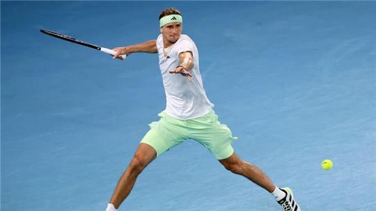 Alexander Zverev gewann sein Viertelfinale gegen Carlos Alcaraz in vier Sätzen.