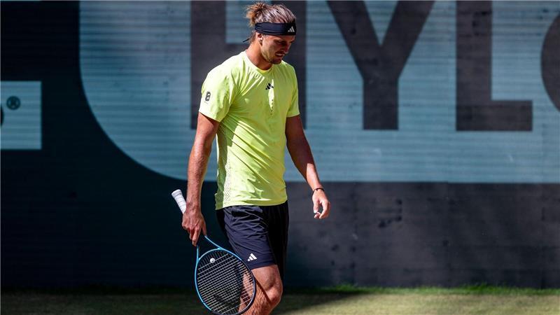 Großer Kampf reicht nicht: Zverev verpasst Finale in Halle Alexander Zverev hat den Einzug ins Halle-Finale verpasst.