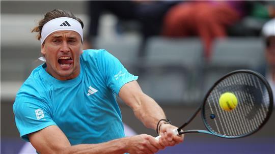 Alexander Zverev hat die dritte Runde des Turniers in Rom erreicht.