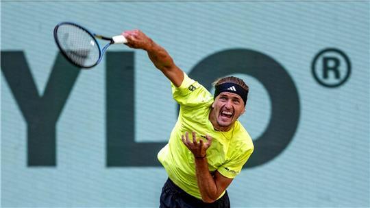 Alexander Zverev hat sich in Halle ins Viertelfinale gekämpft.